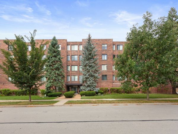 110 S Dunton Avenue , Unit 2F, Arlington Heights, IL 60005