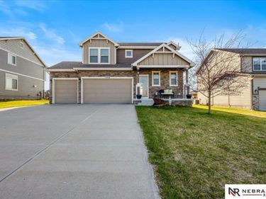 11918 S 210th Street, Gretna, NE 68028