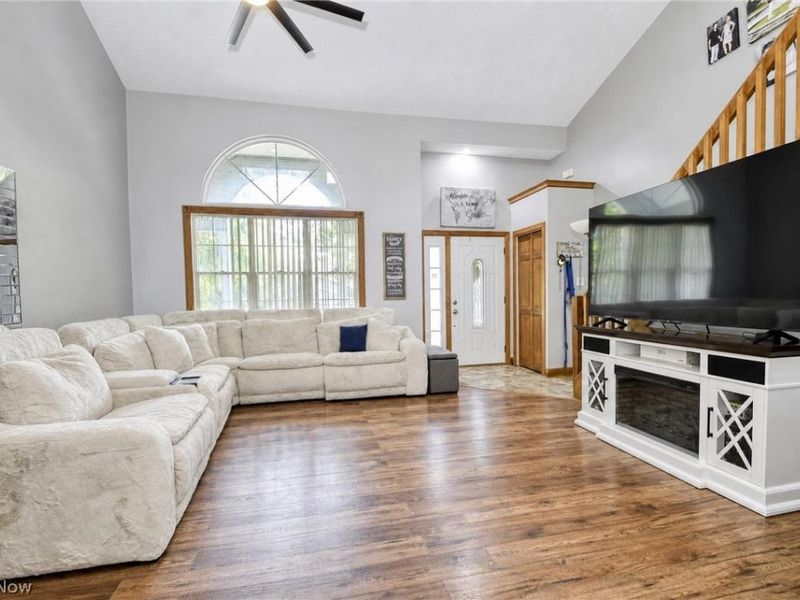 1355 Lake Vue, Roaming Shores, OH 44085 Photo 4