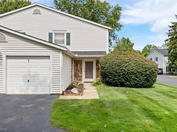 135 Ivy Hill Drive, Unit B-5, Medina, OH 44256
