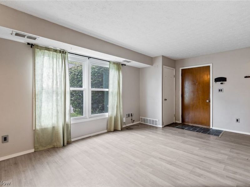 135 Ivy Hill Drive, Unit B-5, Medina, OH 44256 Photo 6