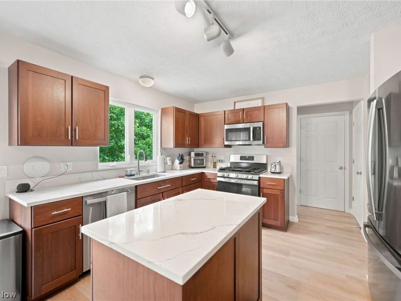 536 Andover Circle, Broadview Heights, OH 44147 Photo 5