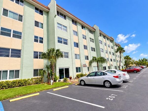 801 83RD AVENUE N, Unit 114, ST PETERSBURG, FL 33702