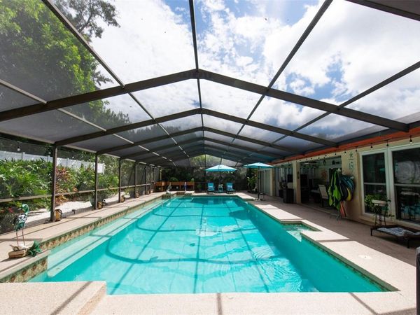 207 AMESBURY CIRCLE, SUN CITY CENTER, FL 33573