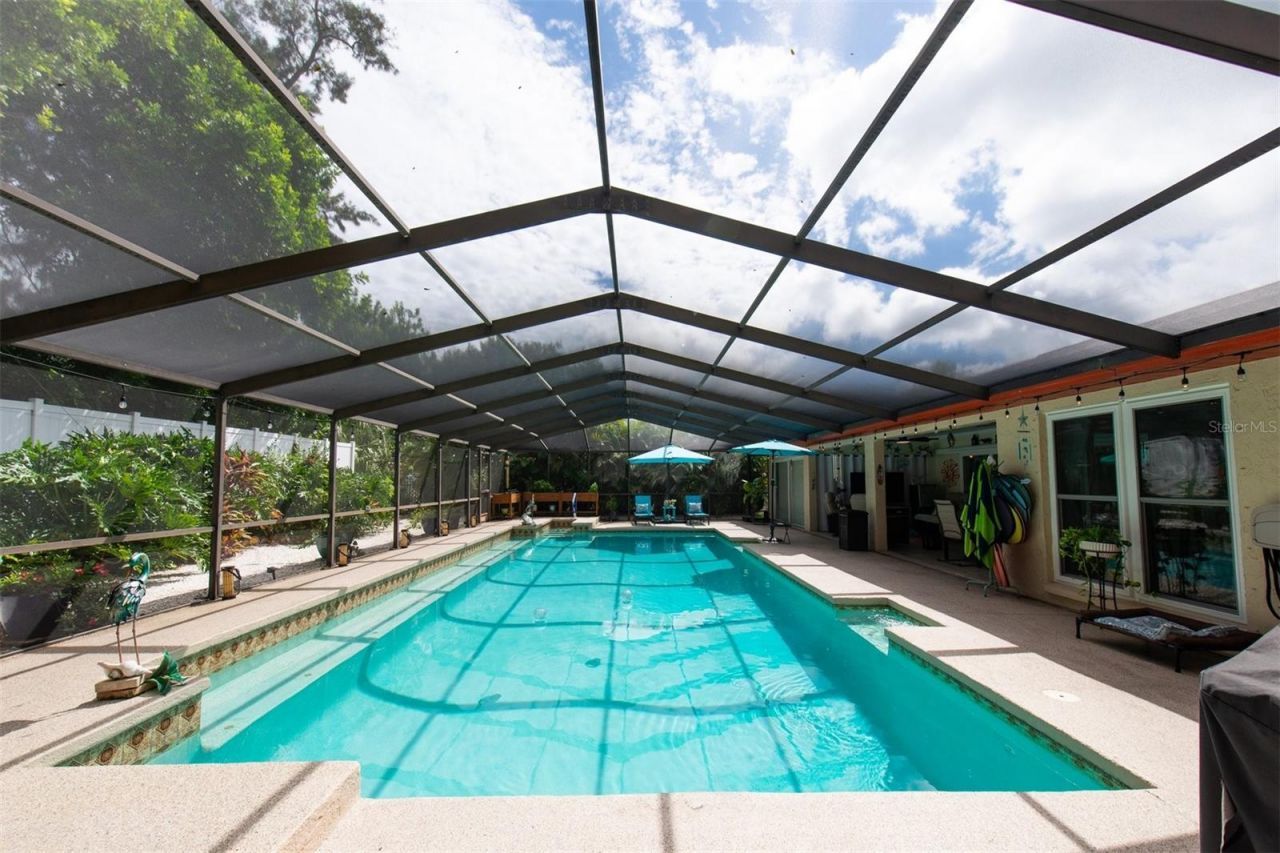 207 Amesbury Circle, Sun City Center, FL 33573 Photo