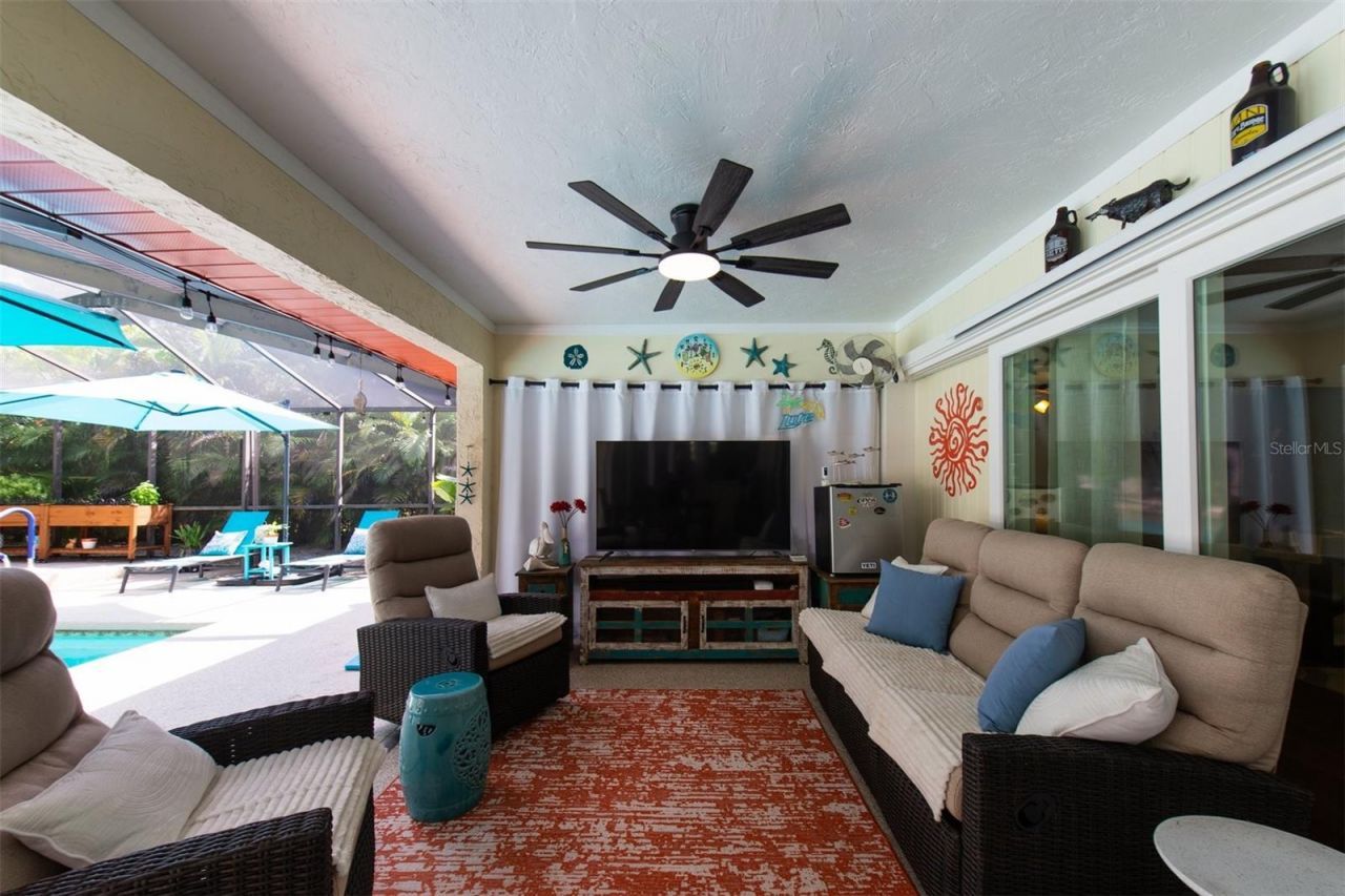 207 Amesbury Circle , Sun City Center, FL 33573 Photo