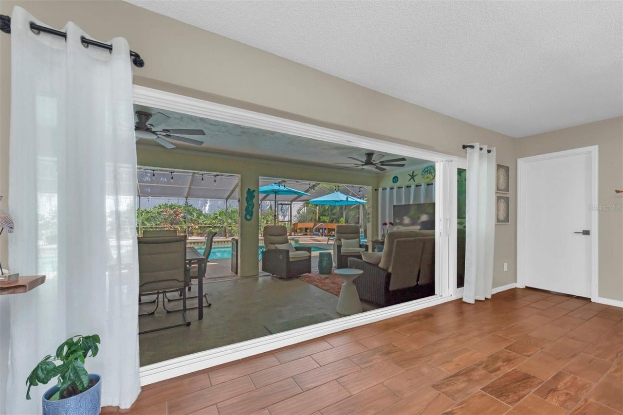 207 Amesbury Circle , Sun City Center, FL 33573 Photo