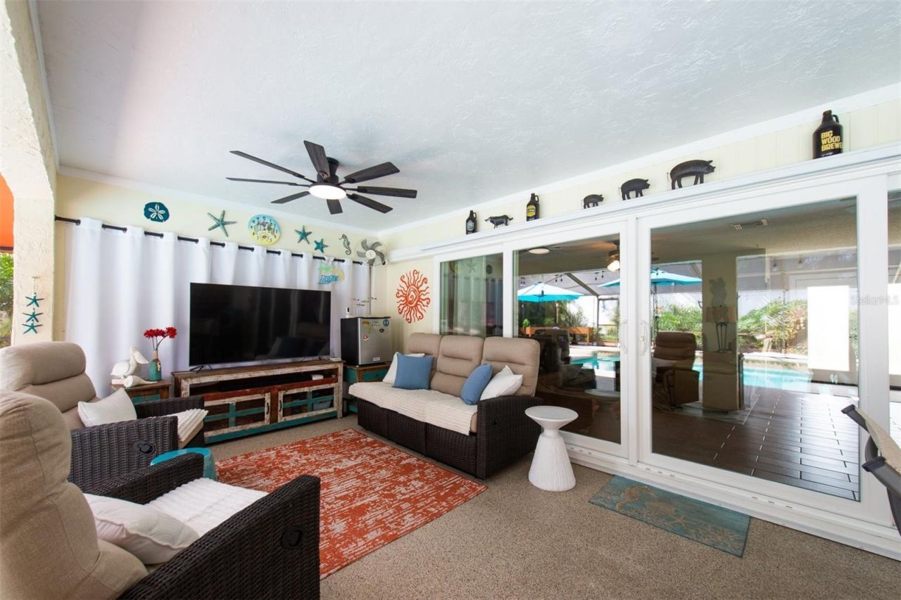 207 Amesbury Circle , Sun City Center, FL 33573 Photo