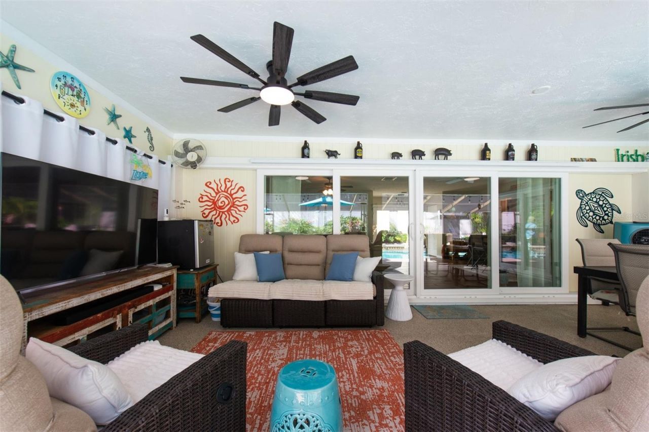 207 Amesbury Circle , Sun City Center, FL 33573 Photo