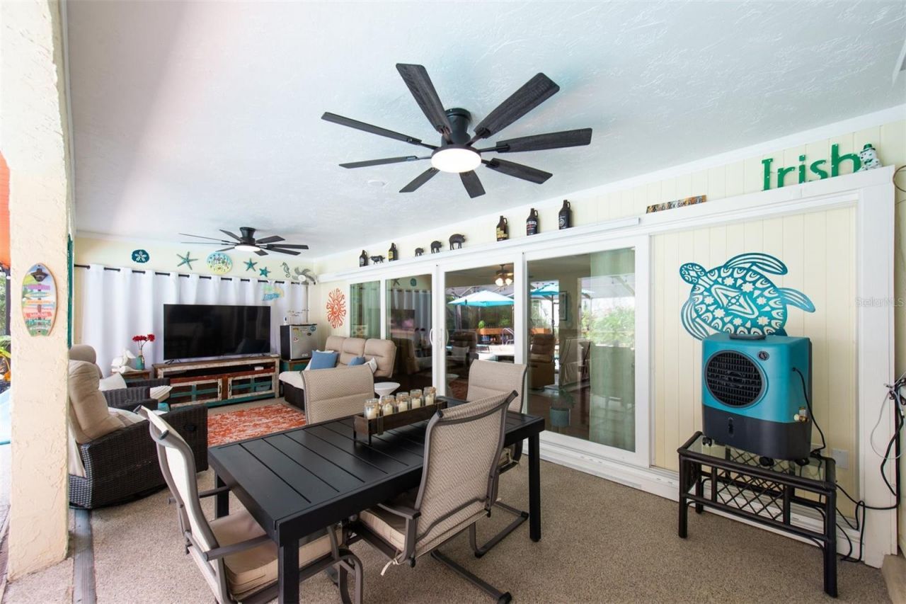 207 Amesbury Circle , Sun City Center, FL 33573 Photo