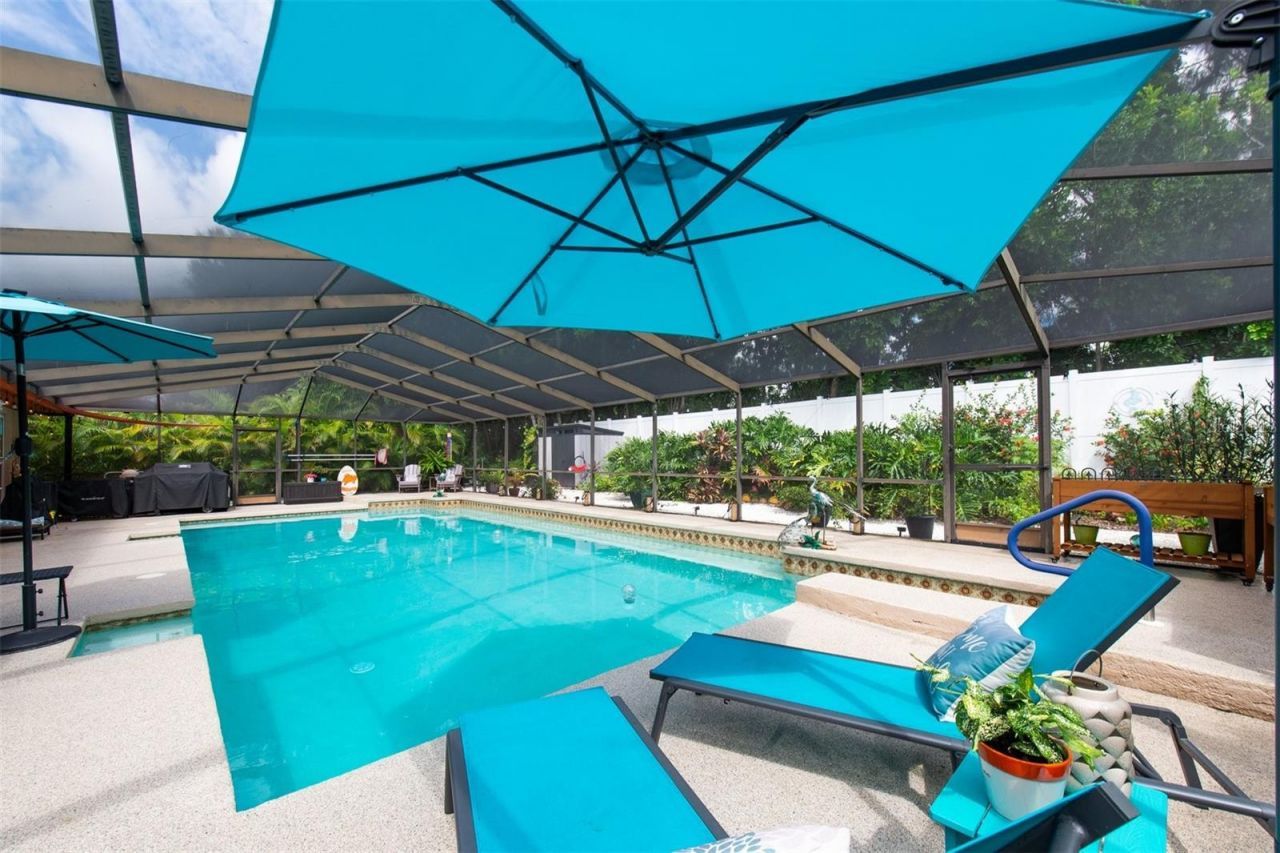 207 Amesbury Circle , Sun City Center, FL 33573 Photo