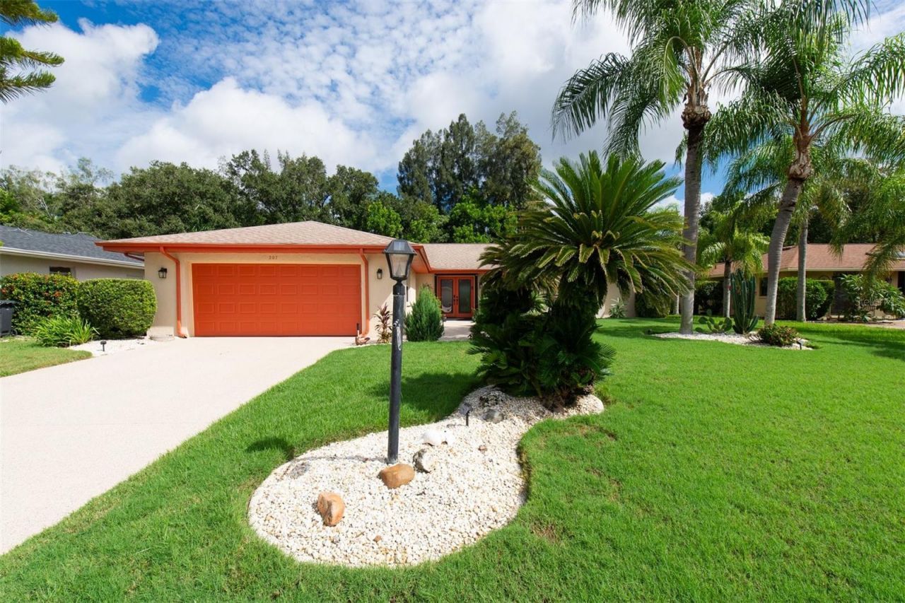 207 Amesbury Circle , Sun City Center, FL 33573 Photo