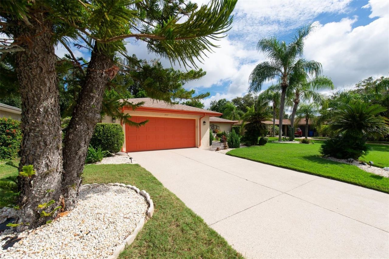 207 Amesbury Circle , Sun City Center, FL 33573 Photo