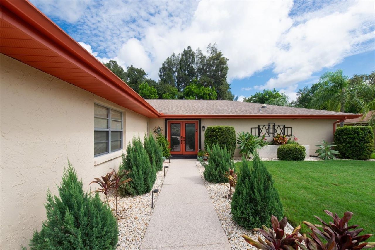 207 Amesbury Circle , Sun City Center, FL 33573 Photo
