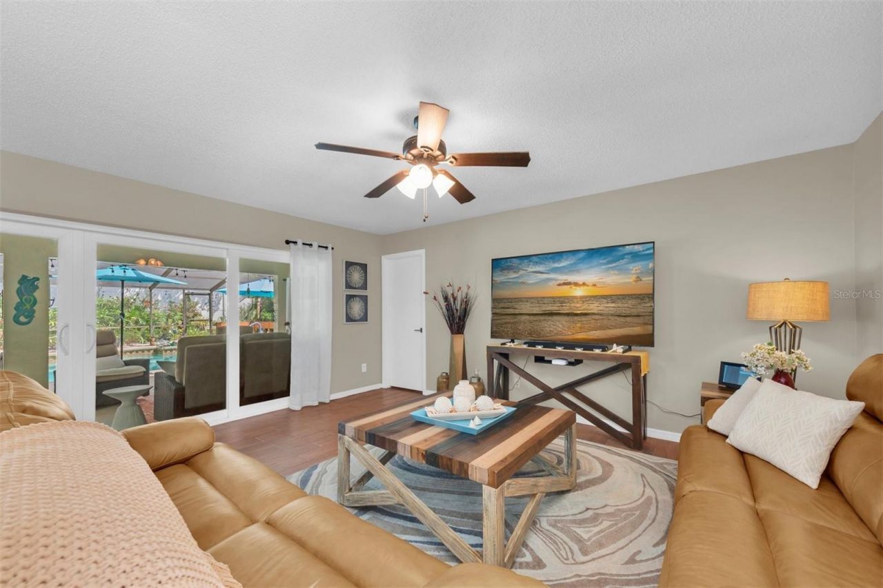 207 Amesbury Circle , Sun City Center, FL 33573 Photo