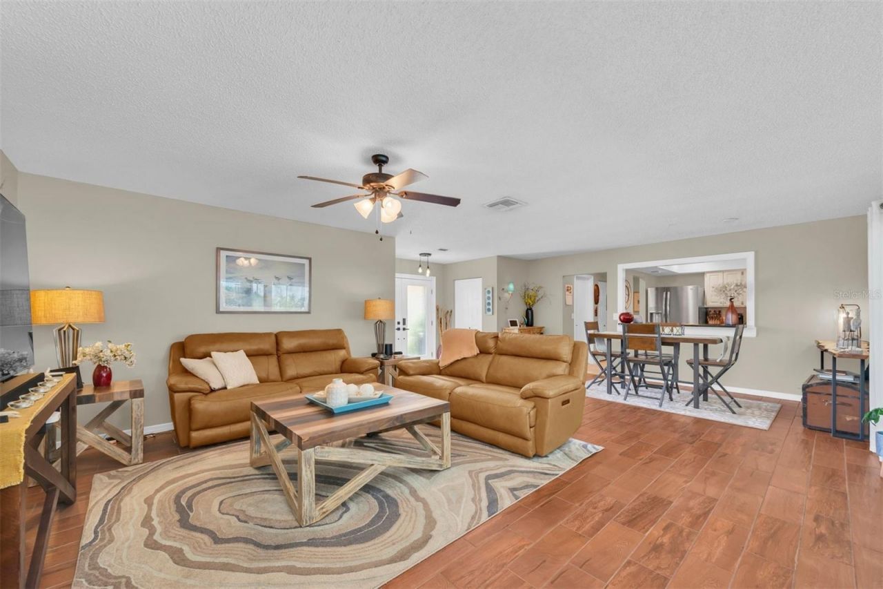 207 Amesbury Circle , Sun City Center, FL 33573 Photo