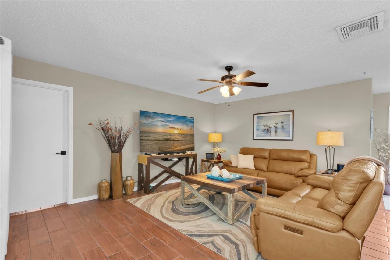 207 Amesbury Circle , Sun City Center, FL 33573 Photo
