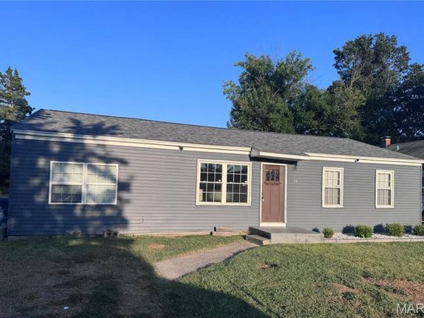 17 Randolph Drive , Centralia, IL 62801