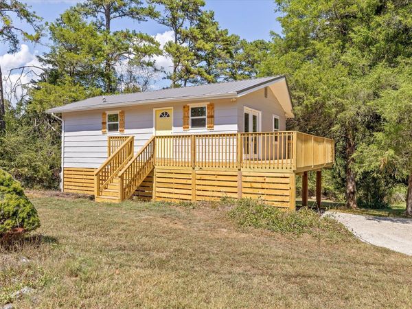 1728 Santa Barbara Circle, Soddy Daisy, TN 37379