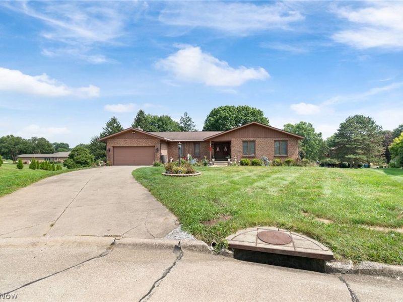 3741 Muirfield Drive , Uniontown, OH 44685 Photo 38