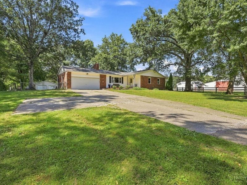 8757 Swigert Road, Hamilton Township, OH 45140 Photo 2