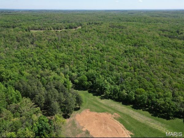 9207 Old Jackson Road , Fredericktown, MO 63645