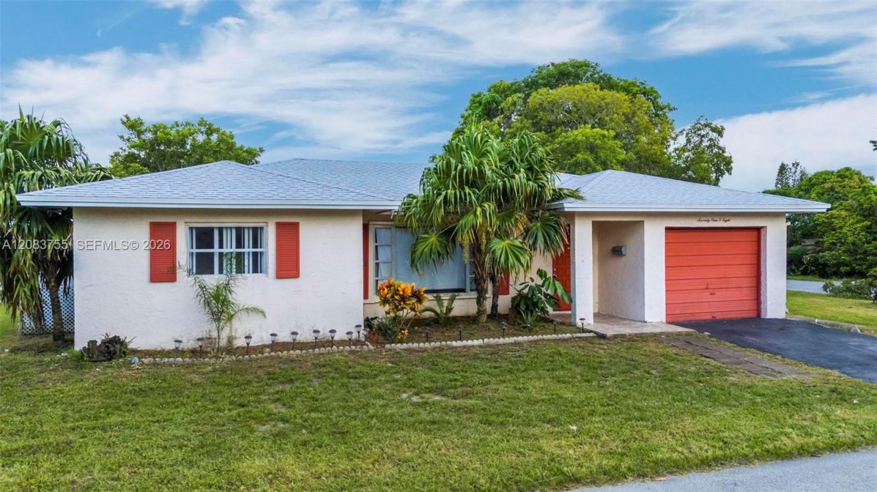 7108 NW 76th Ct, Tamarac, FL 33321 Photo