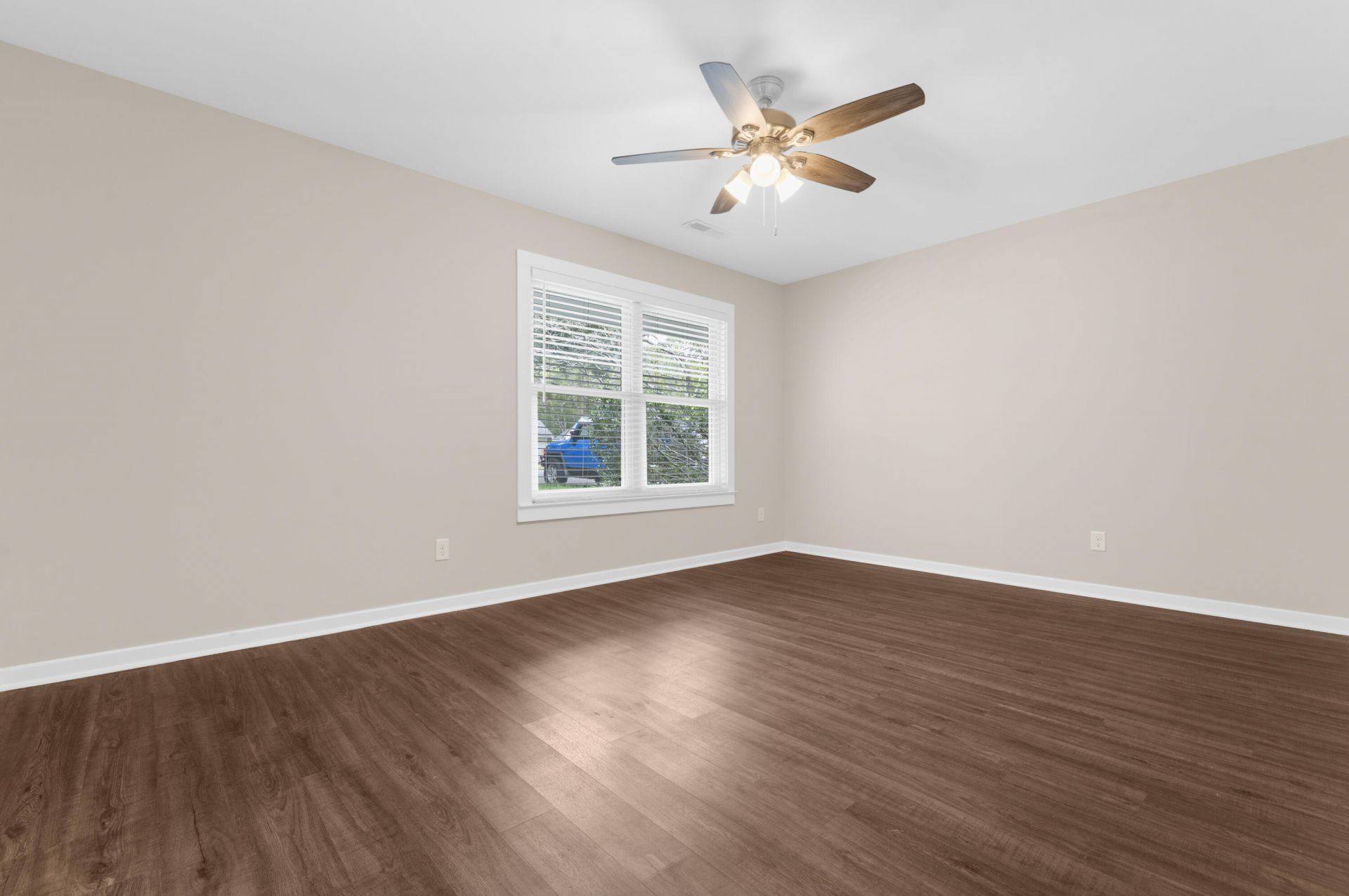 1124 Honeysuckle Court Photo 24
