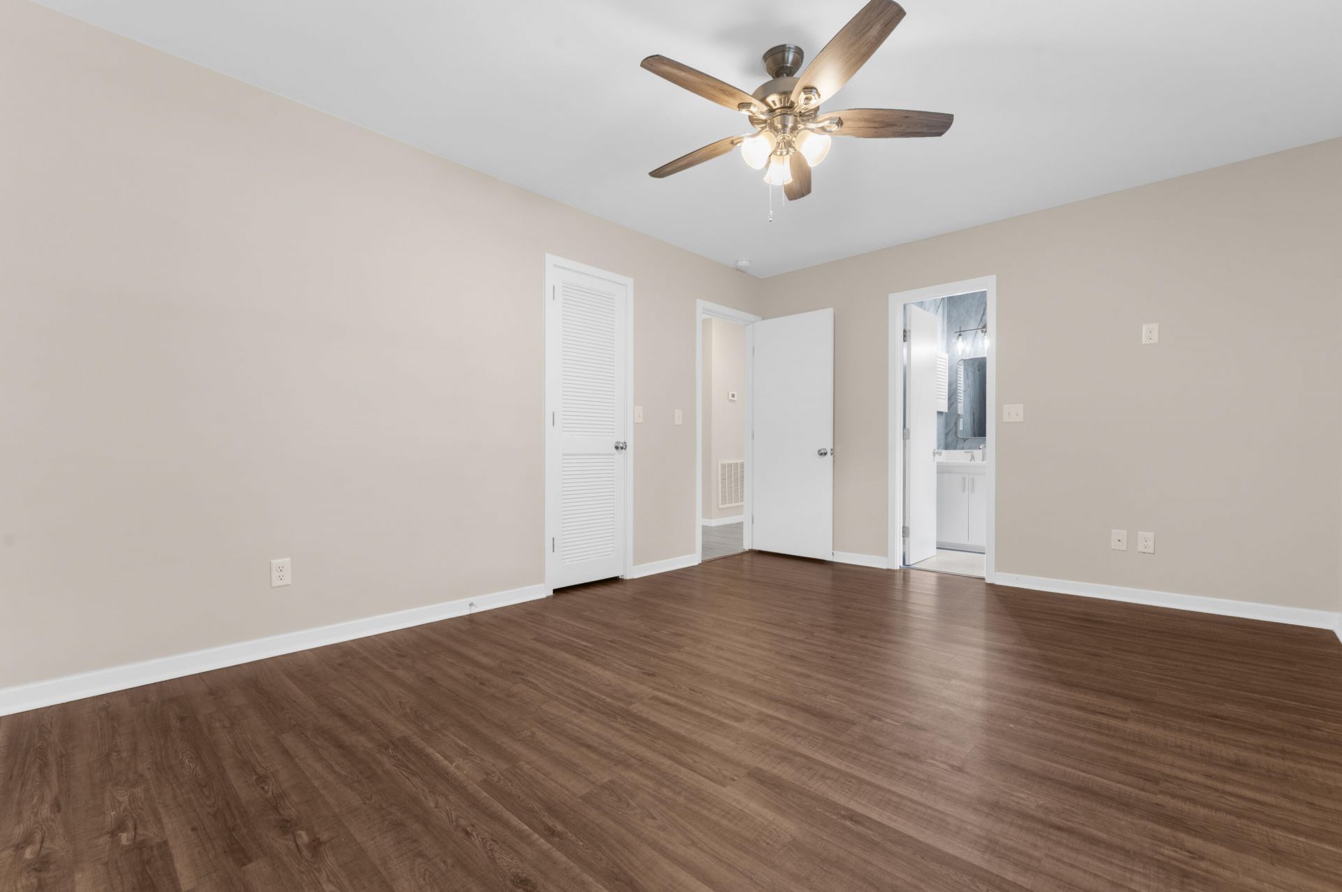 1124 Honeysuckle Court Photo 25