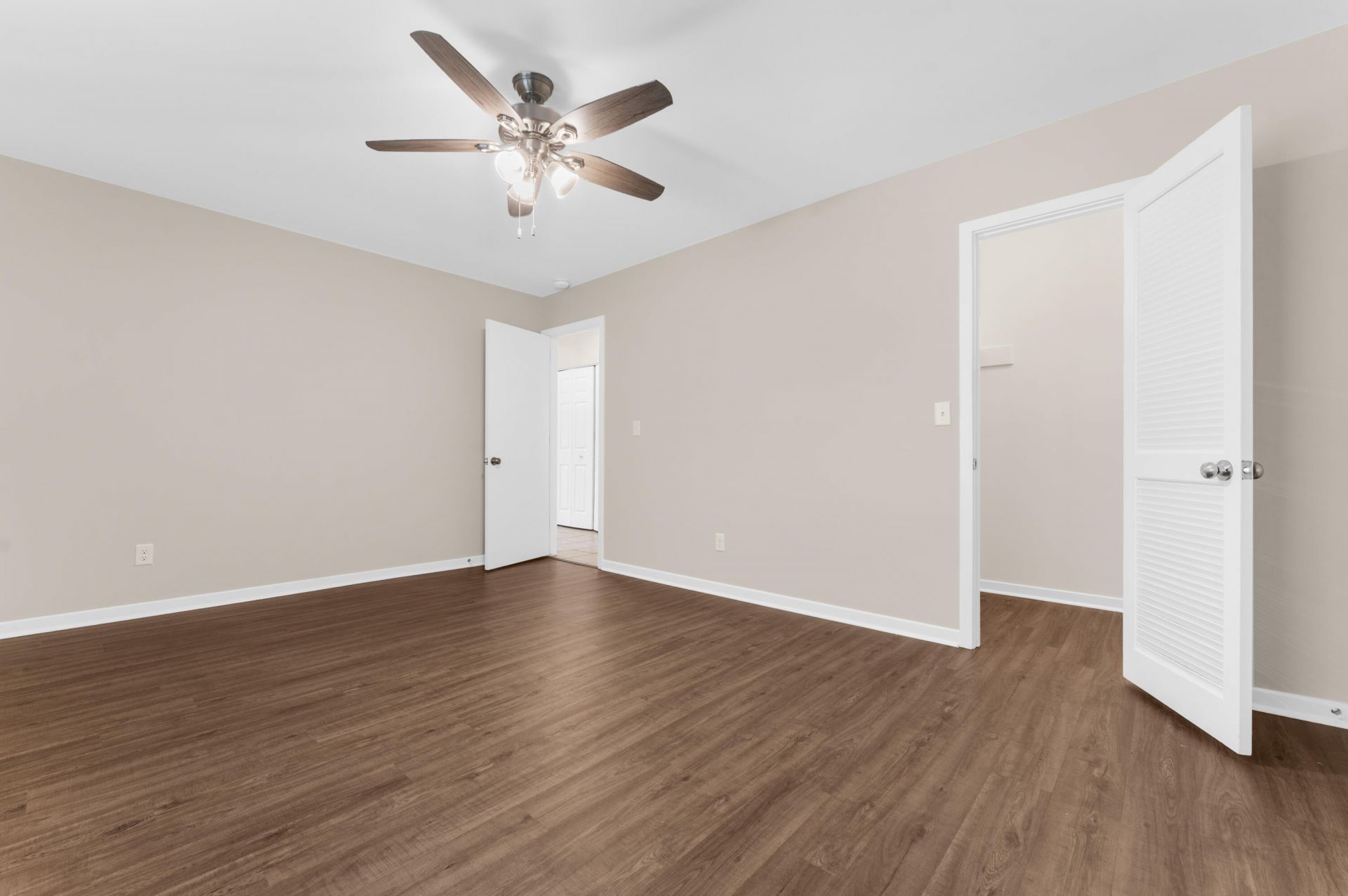 1124 Honeysuckle Court Photo 33