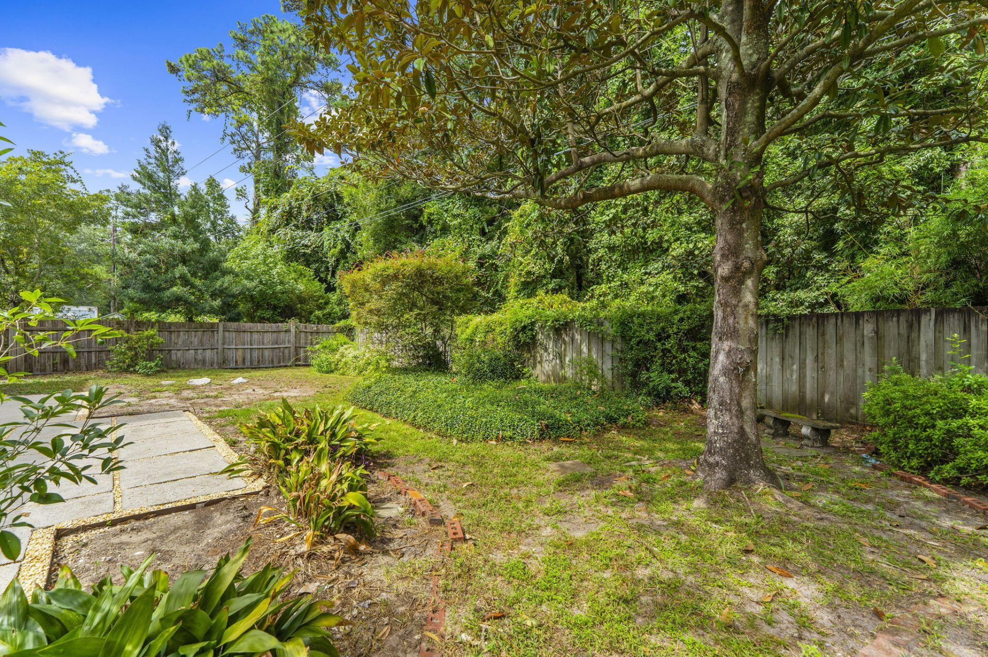1124 Honeysuckle Court Photo 39