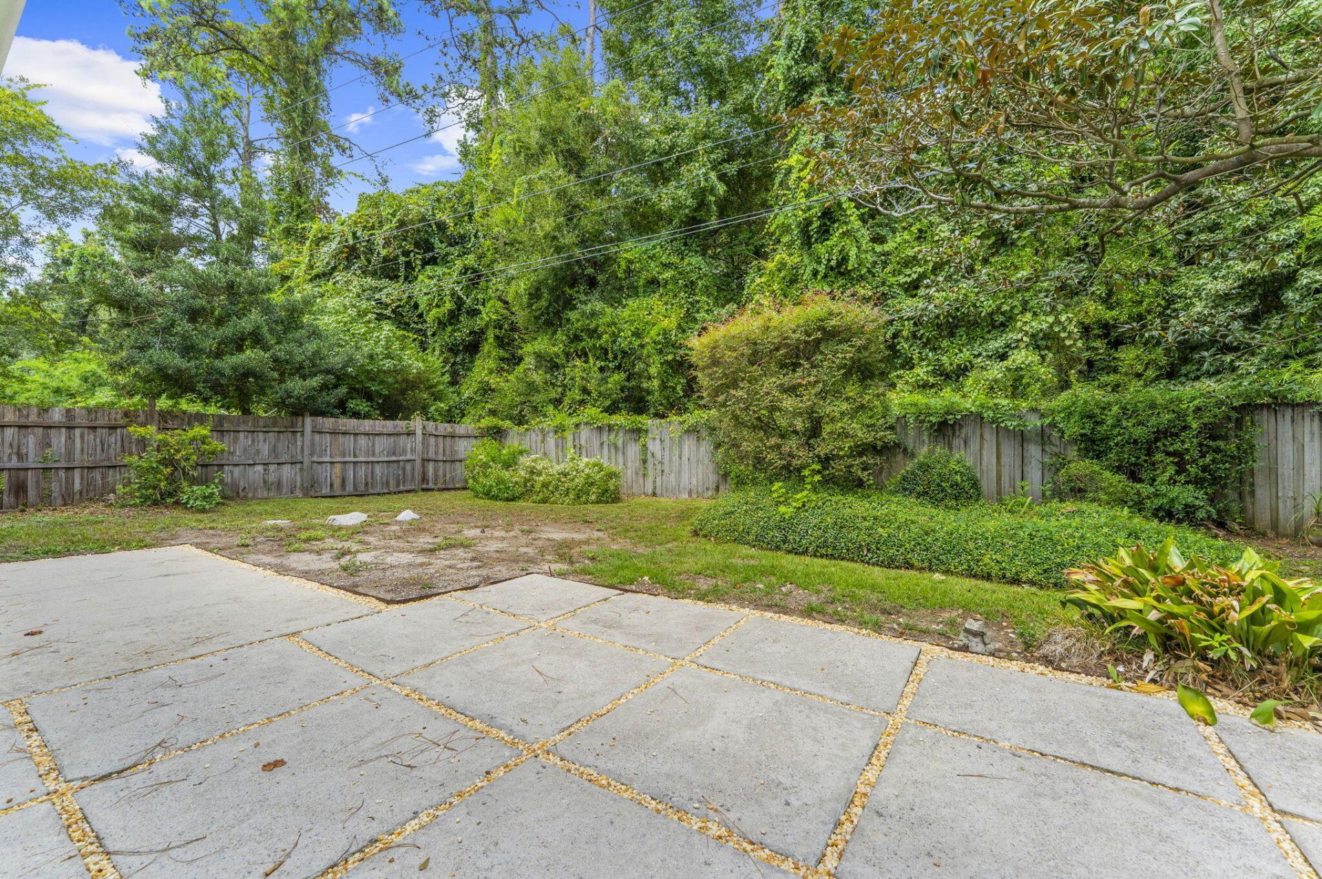 1124 Honeysuckle Court Photo 40