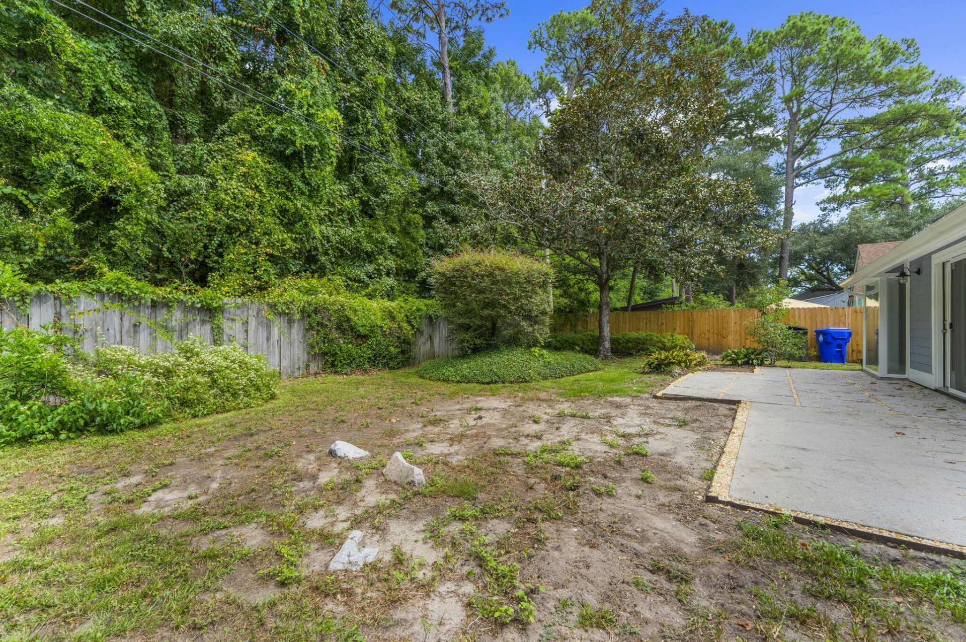 1124 Honeysuckle Court Photo 43