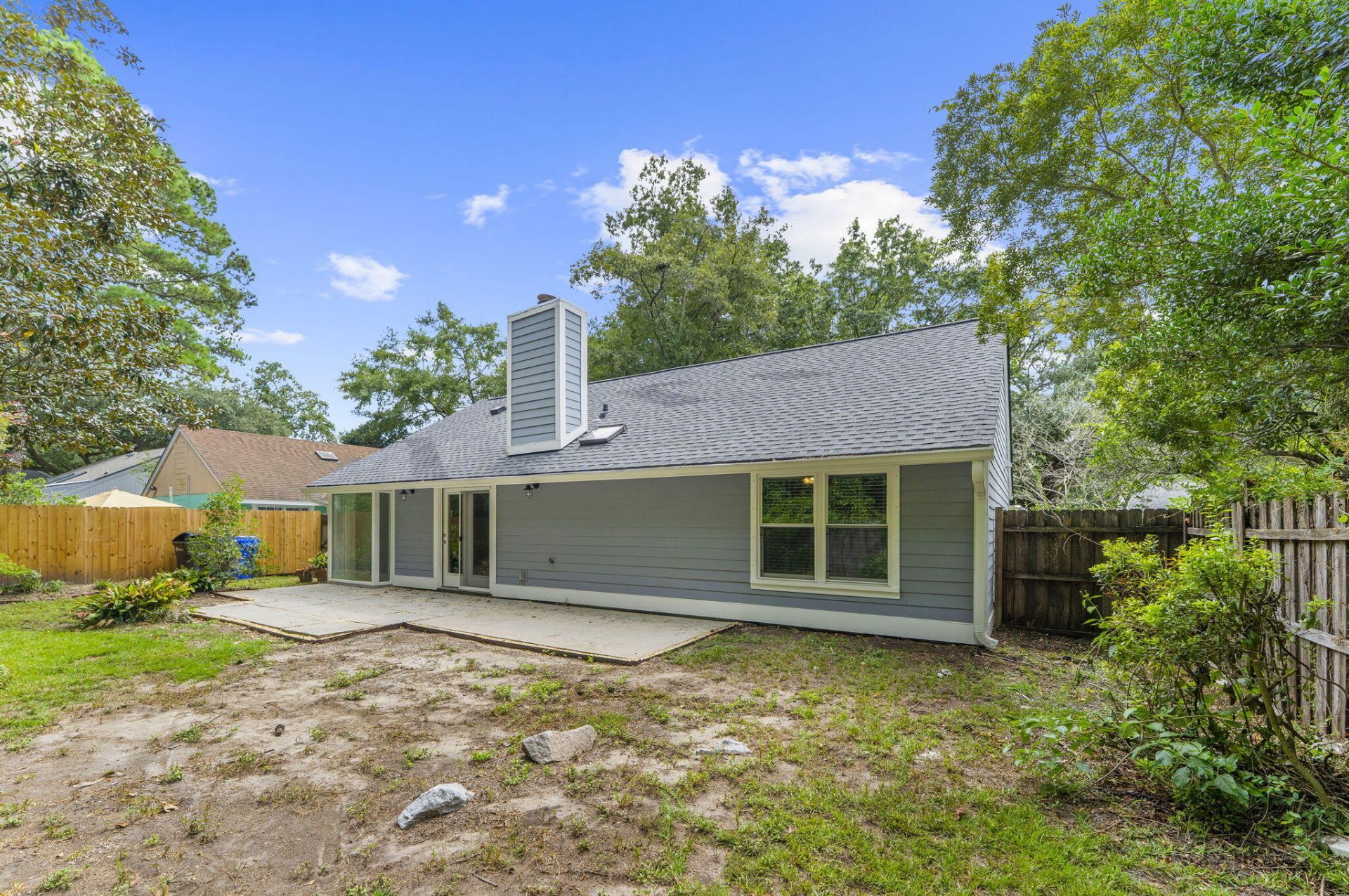 1124 Honeysuckle Court Photo 44