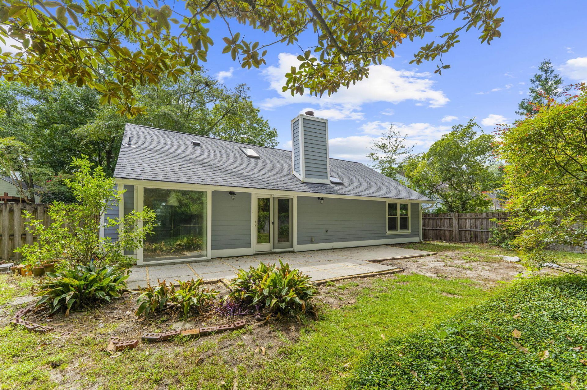 1124 Honeysuckle Court Photo 45
