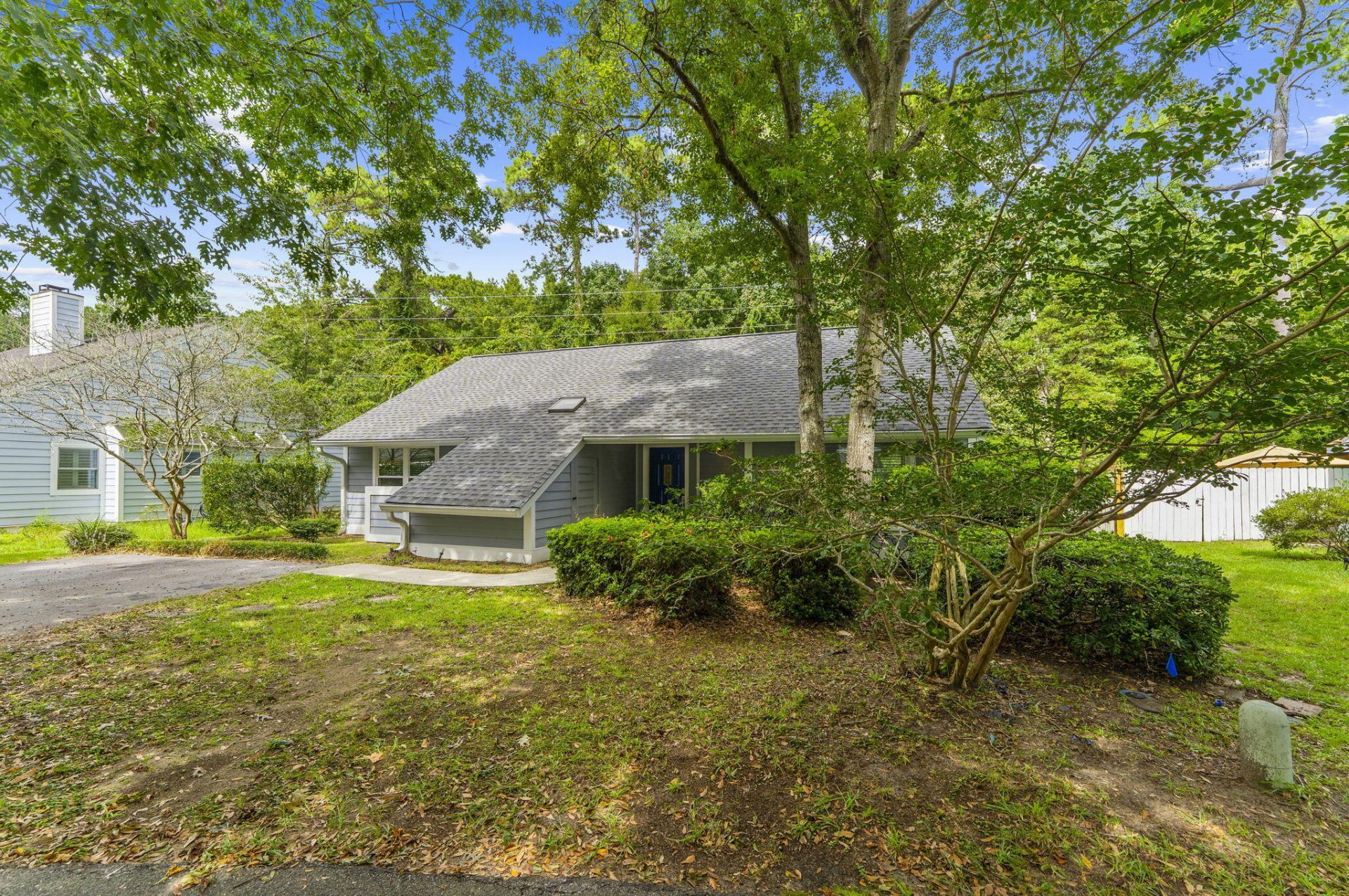 1124 Honeysuckle Court Photo 46