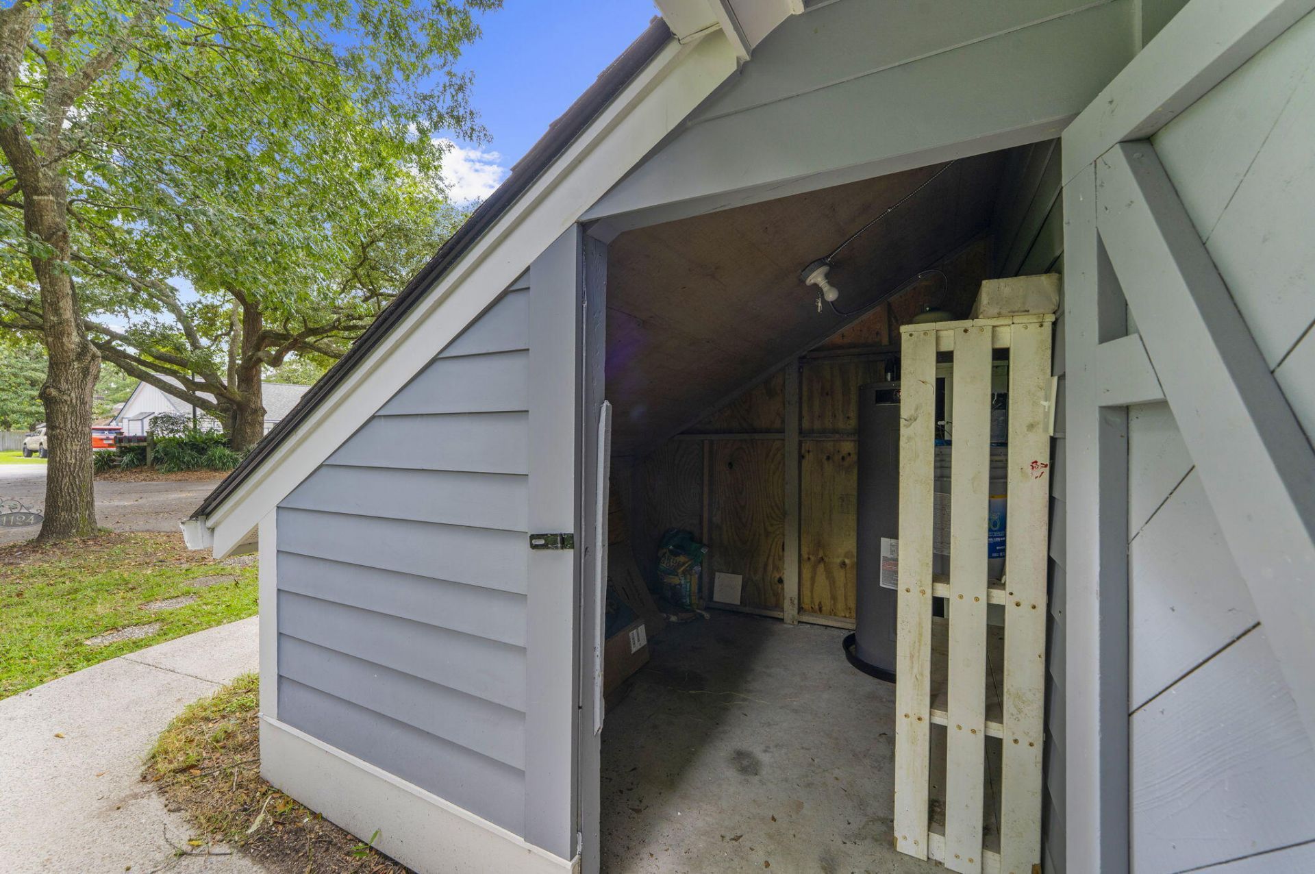 1124 Honeysuckle Court Photo 47