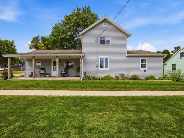103 Main Street , Center Point, IA 52213