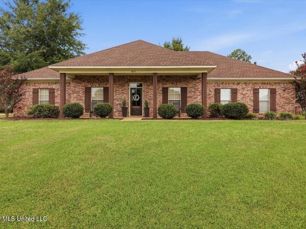 313 Hunters Ridge Drive, Clinton, MS 39056