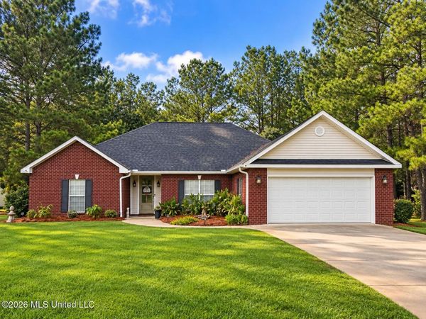 28 Docs Lane, Ellisville, MS 39437
