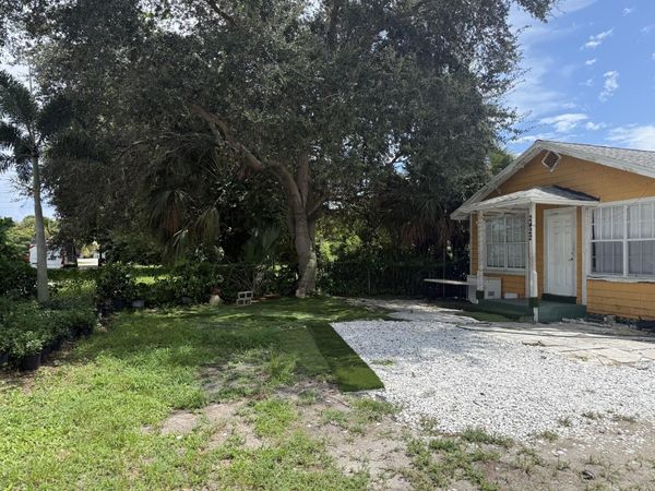 2422 Genessee Avenue, West Palm Beach, FL 33409
