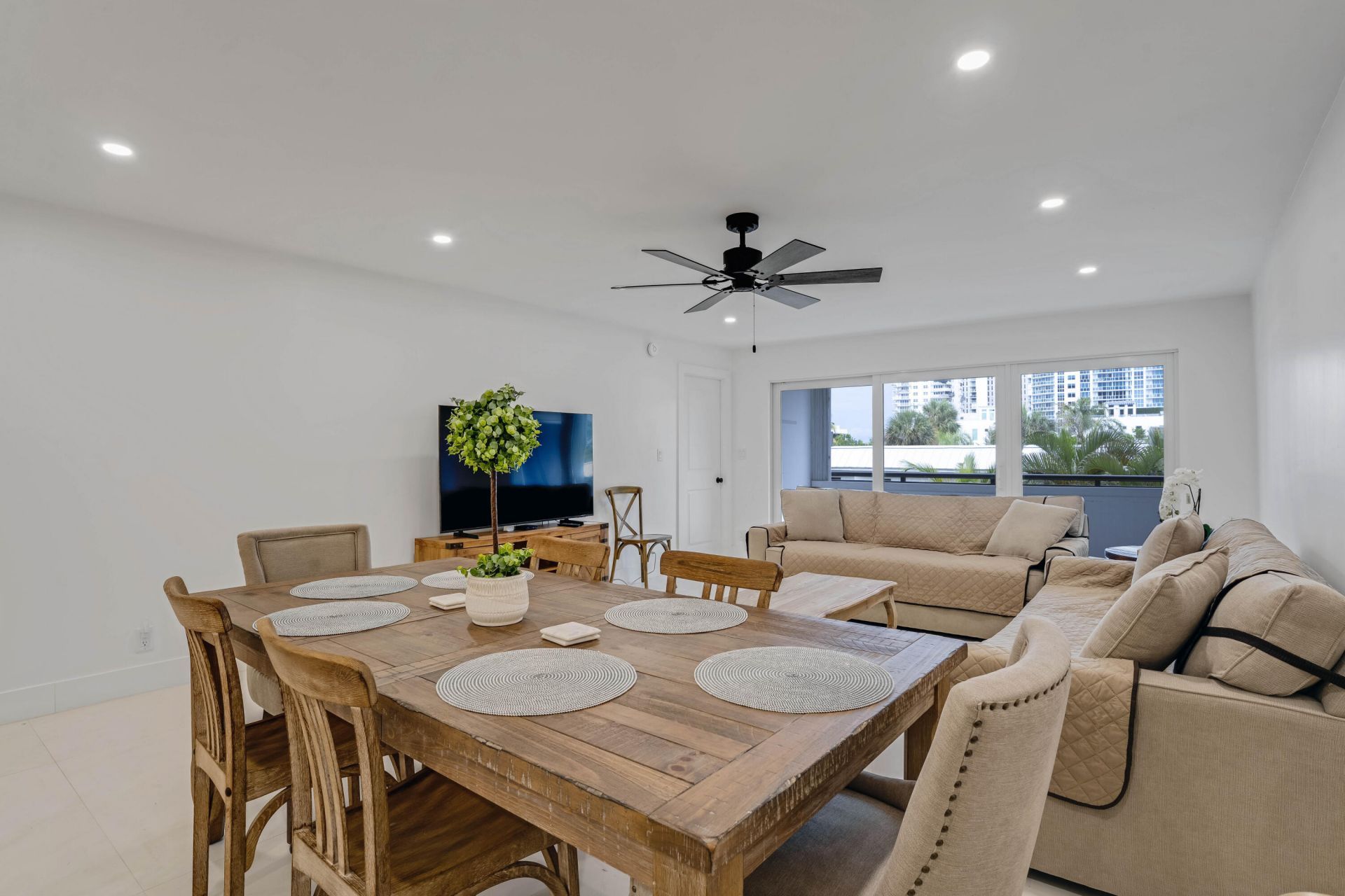 401 Briny Avenue, Unit 315, Pompano Beach, FL 33062 Photo