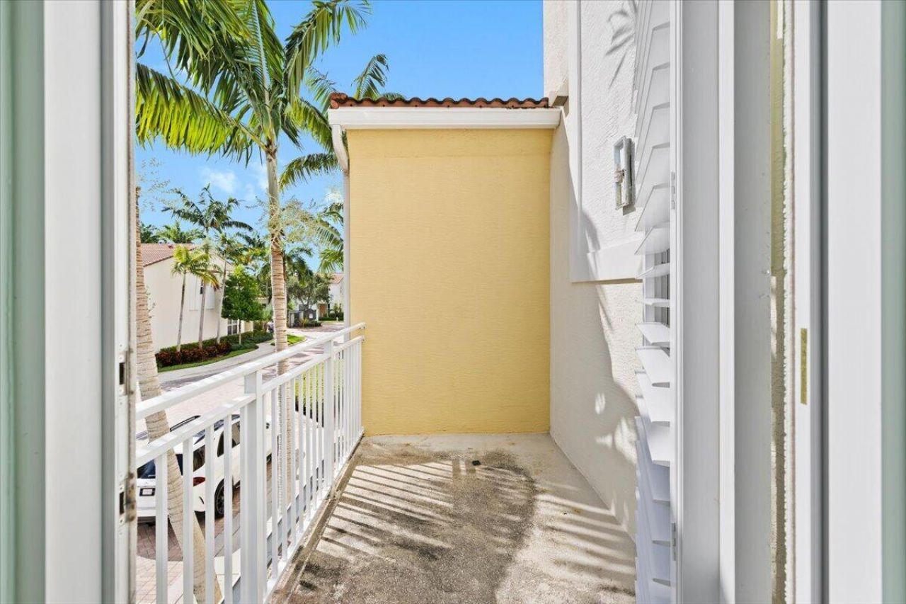 4980 NW 15th Avenue, Boca Raton, FL 33431 Photo