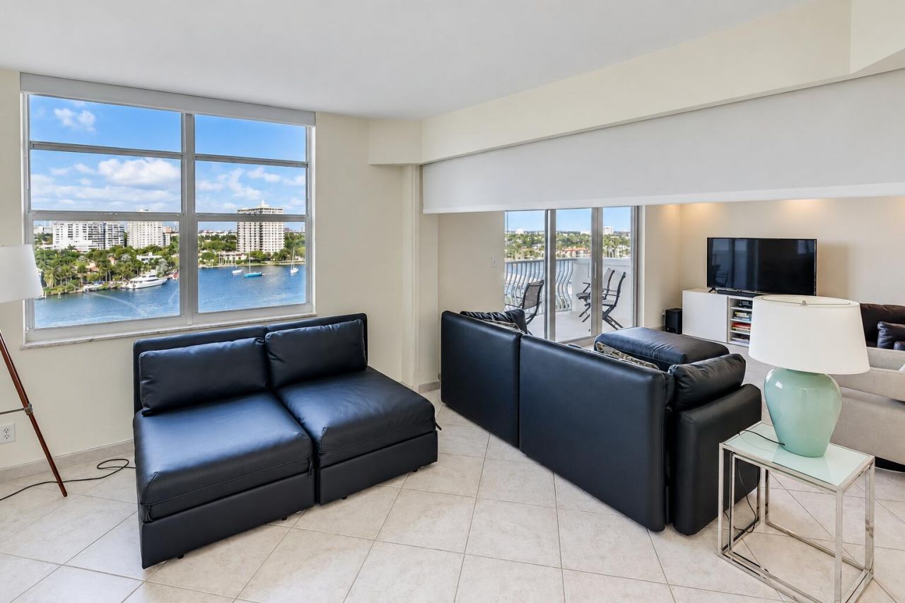 1 Las Olas Circle, Unit 1105, Fort Lauderdale, FL 33316 Photo