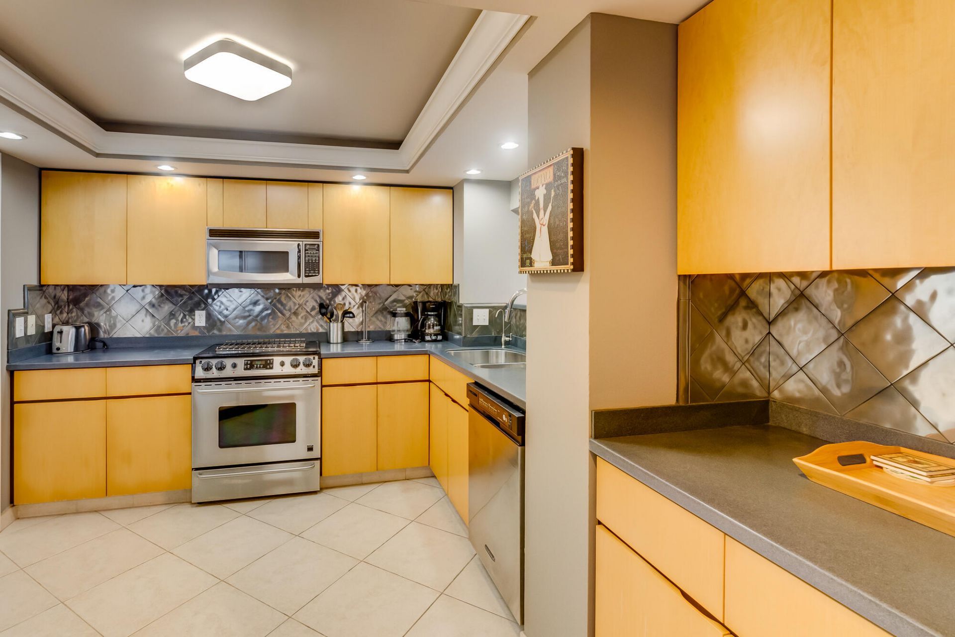 1 Las Olas Circle, Unit 1105, Fort Lauderdale, FL 33316 Photo