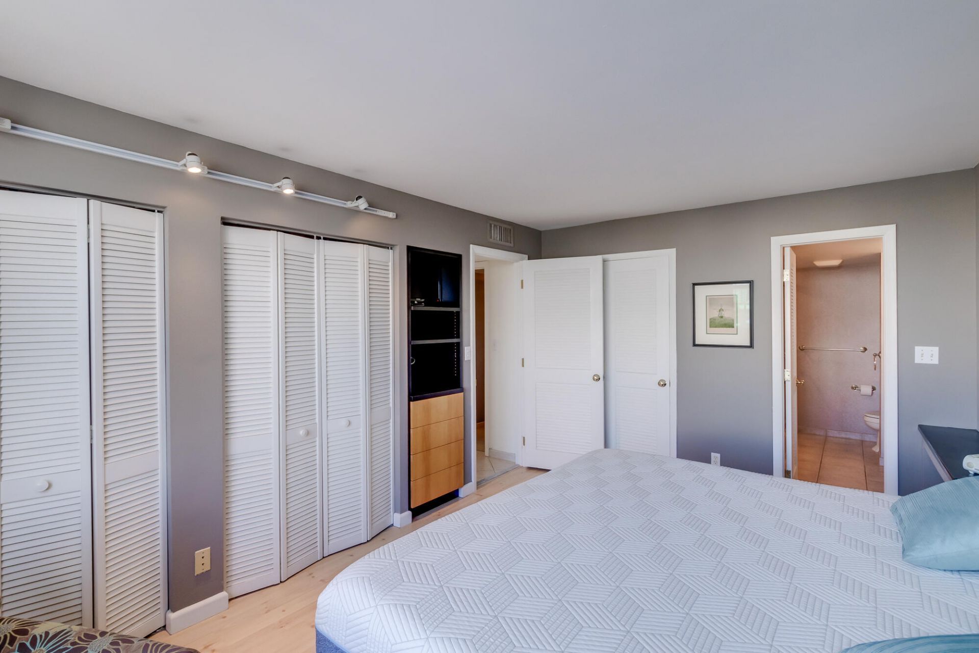1 Las Olas Circle, Unit 1105, Fort Lauderdale, FL 33316 Photo