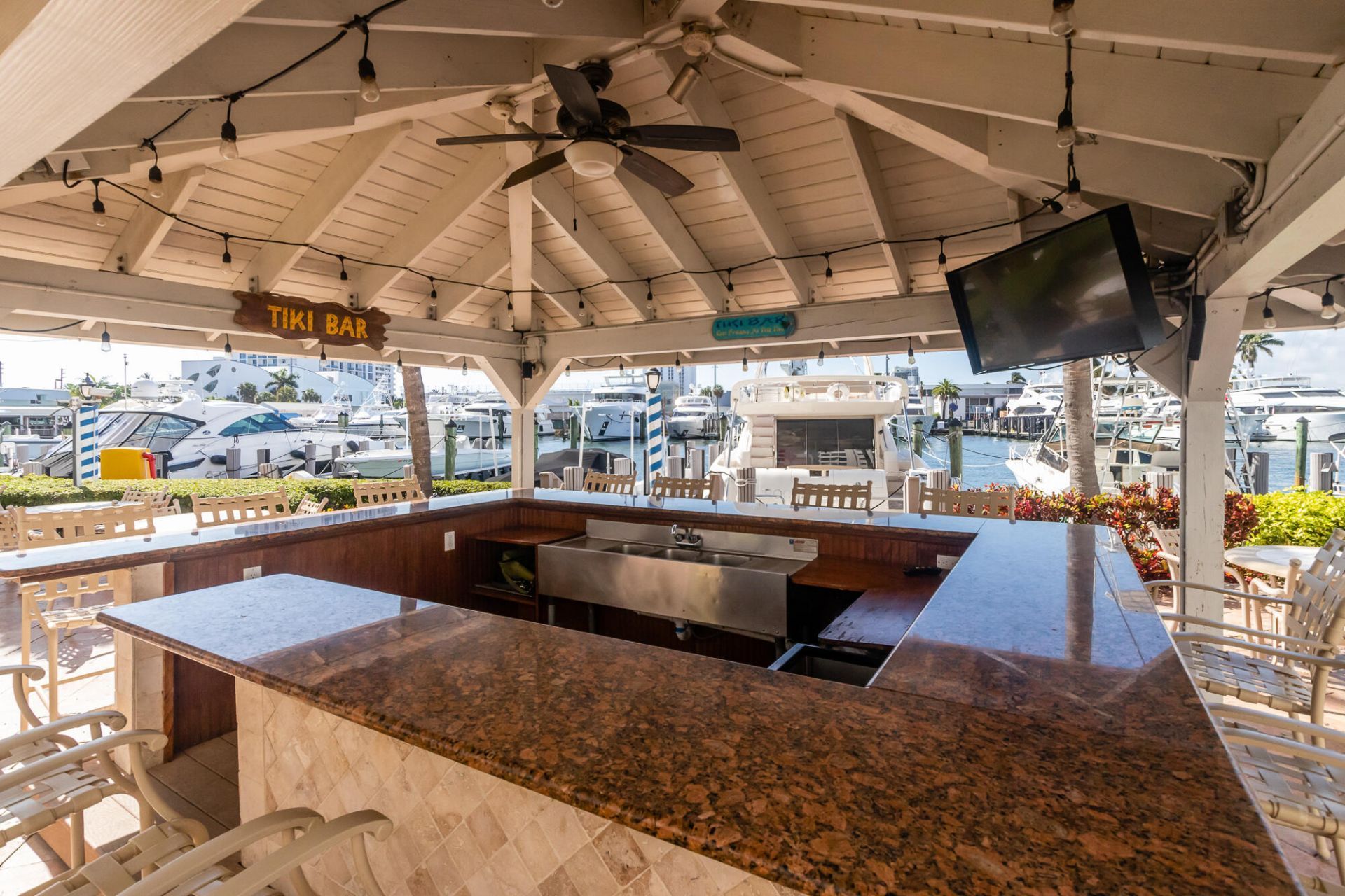 1 Las Olas Circle, Unit 1105, Fort Lauderdale, FL 33316 Photo