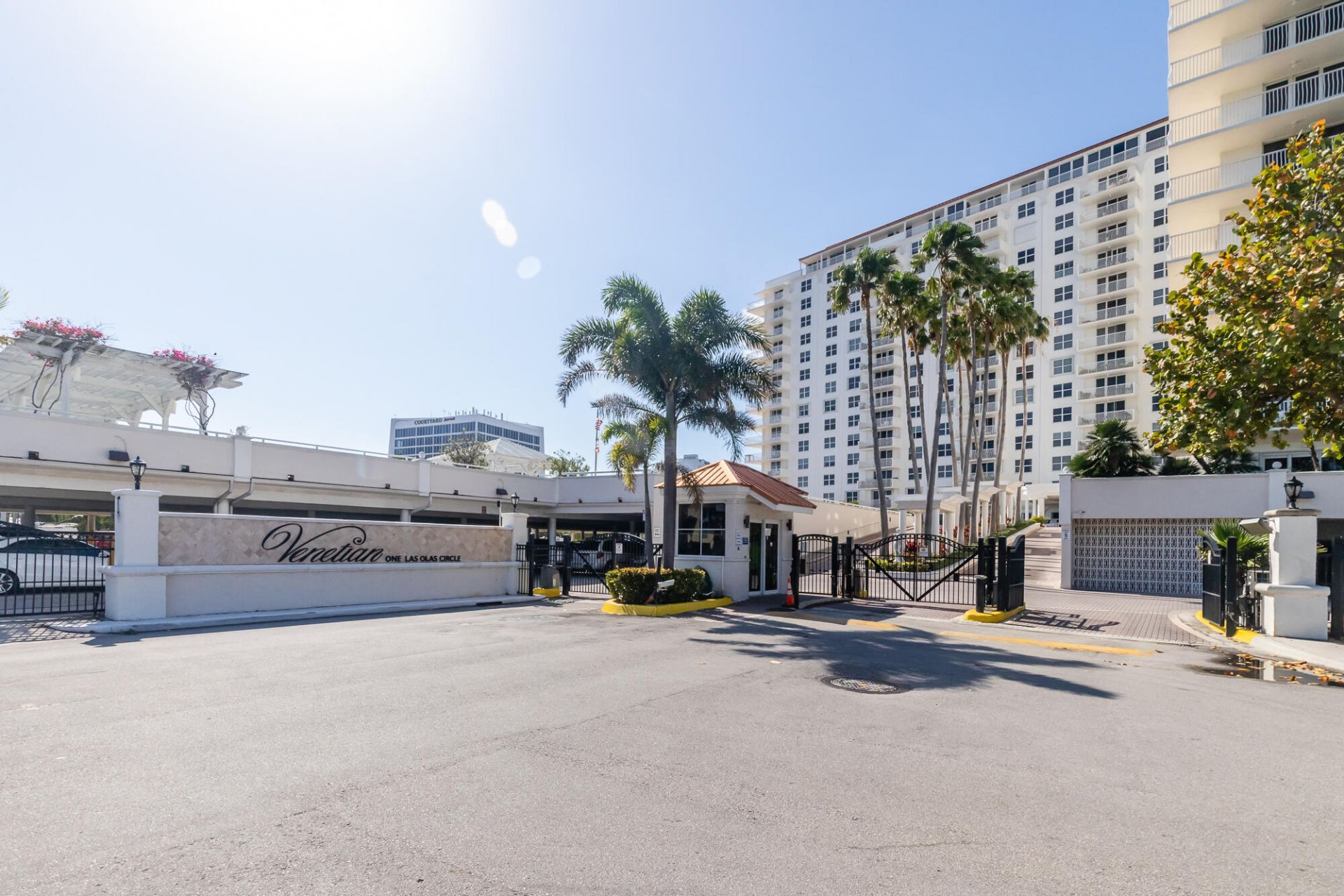 1 Las Olas Circle, Unit 1105, Fort Lauderdale, FL 33316 Photo