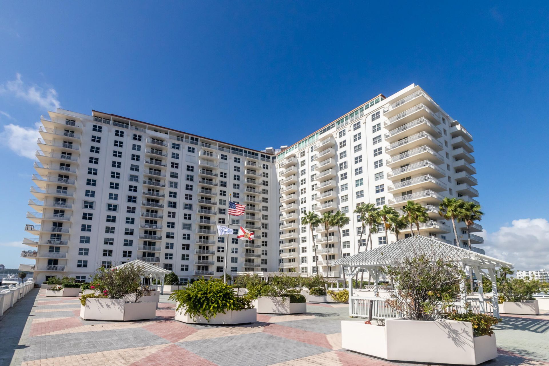 1 Las Olas Circle, Unit 1105, Fort Lauderdale, FL 33316 Photo
