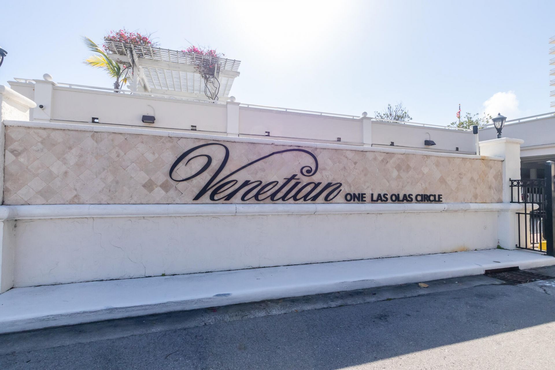 1 Las Olas Circle, Unit 1105, Fort Lauderdale, FL 33316 Photo